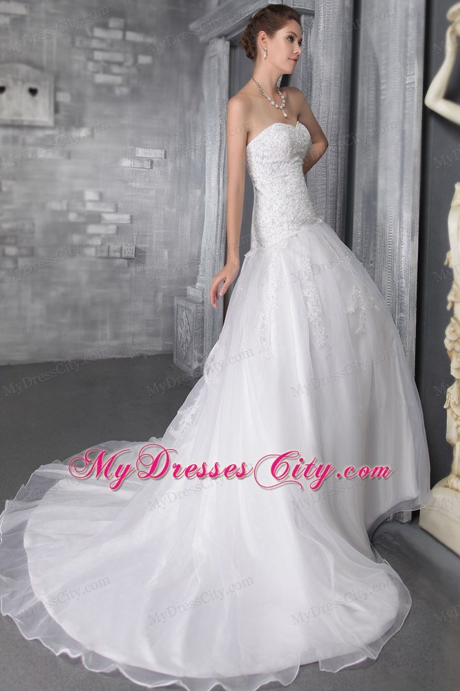 Sweetheart Beaded Lace Flowers Bridal Dresses with Court Train