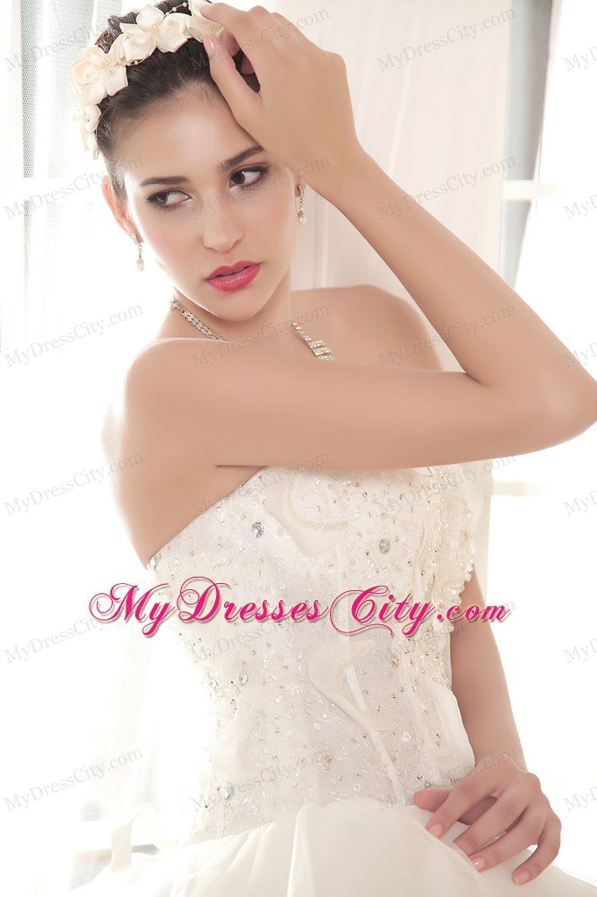 Elegant Beading Sweetheart Sleeveless Wedding Gown With Tires