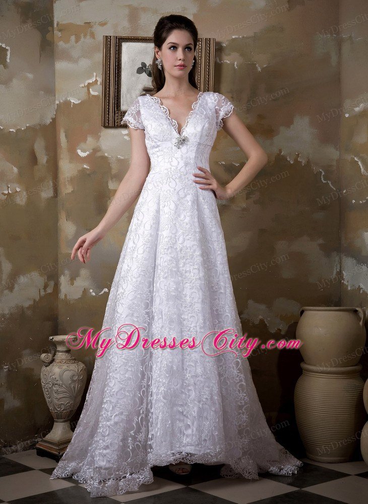 V-neck Embroidery Lace Bridal Dress with Short Sleeves