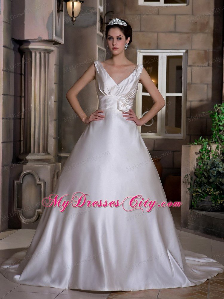 Hand-Made Flower Decorate Waist V-Neck Wedding Gown