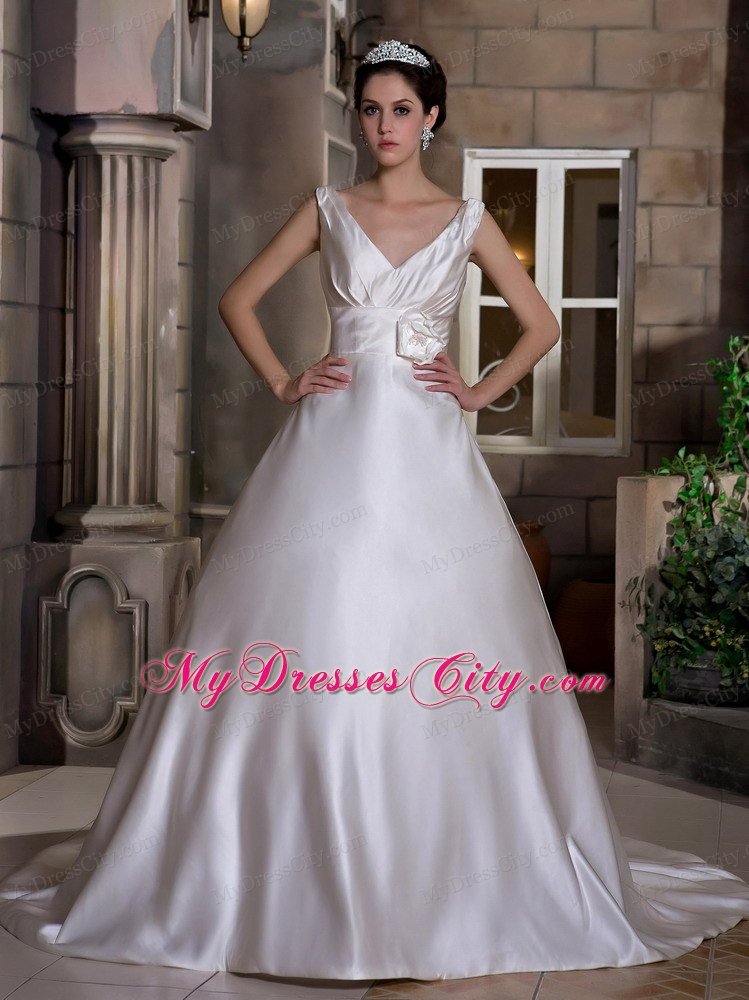 Hand-Made Flower Decorate Waist V-Neck Wedding Gown