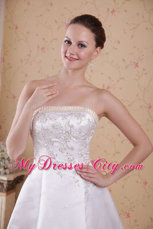 Embroidery Pearl White Strapless Court Train Wedding Gown