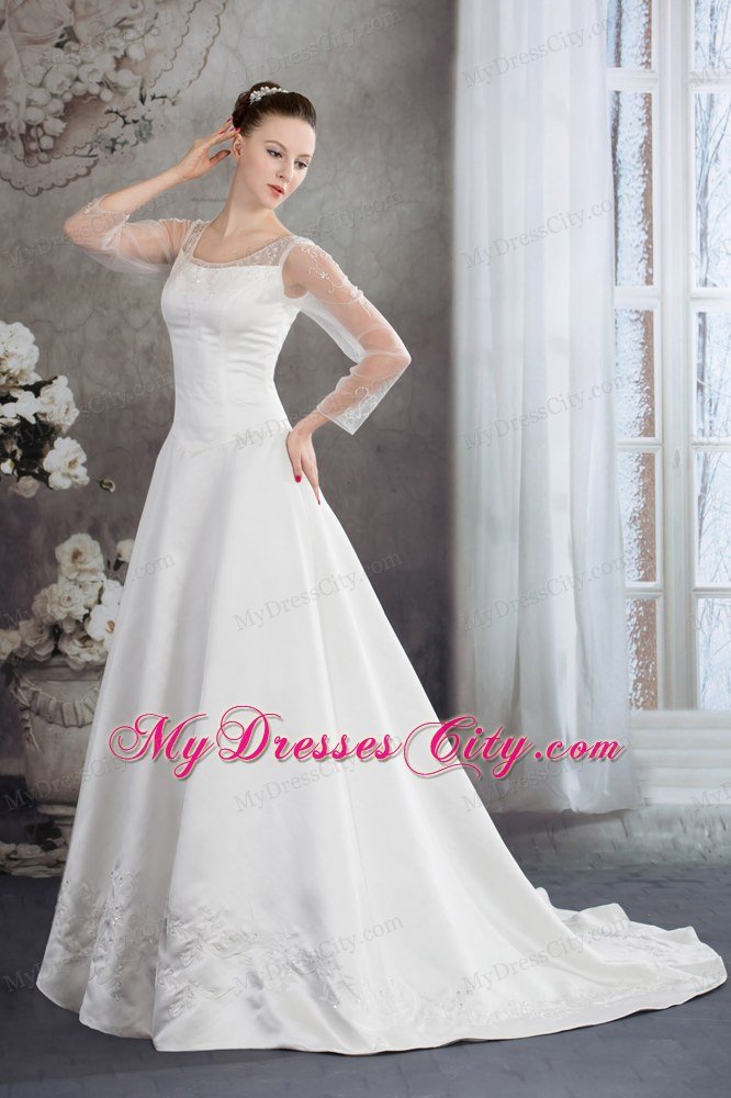 Long Sleeves Embroidery Satin Wedding Dress with Scoop Neck