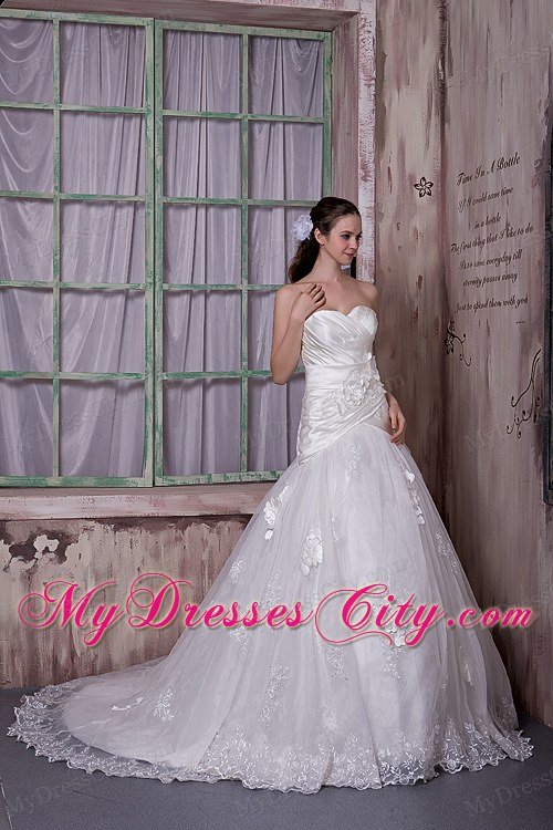 Romantic A-line Sweetheart Flowers Church Wedding Dress with Lace