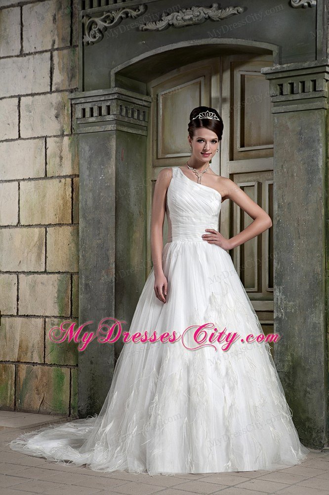 Exclusive Single Shoulder Ruching Wedding Gown With ostrich Feather