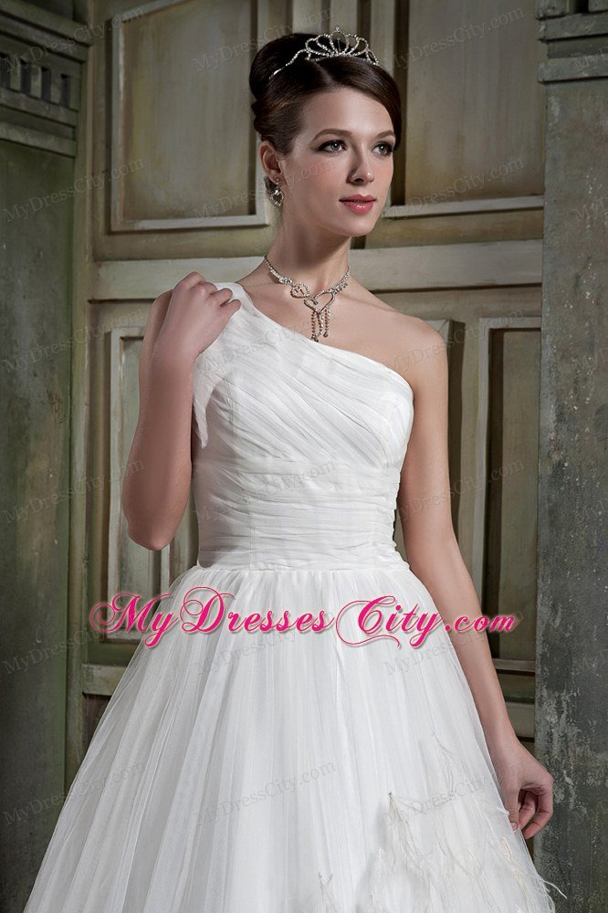 Exclusive Single Shoulder Ruching Wedding Gown With ostrich Feather