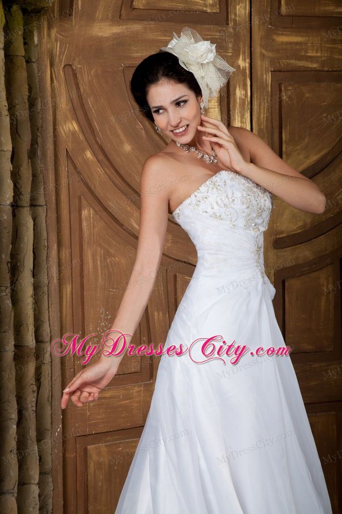 Spring Princess Strapless Embroidery Wedding Dress with Clasp Handle