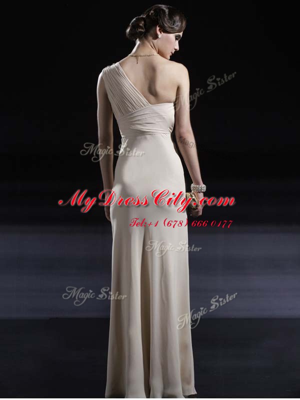 Luxury Champagne Column/Sheath Chiffon One Shoulder Sleeveless Ruching Floor Length Criss Cross Prom Party Dress