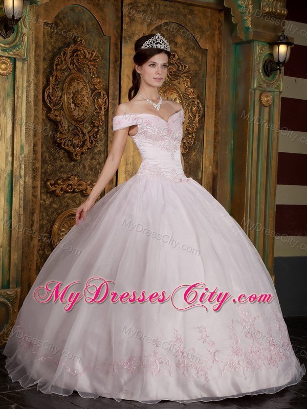 Light Pink Off The Shoulder Appliques Organza Sweet 15 Dresses