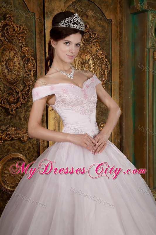 Light Pink Off The Shoulder Appliques Organza Sweet 15 Dresses