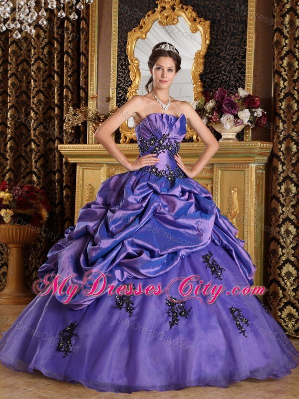 Purple A-Line Strapless Organza Appliques Quinceanera Dress