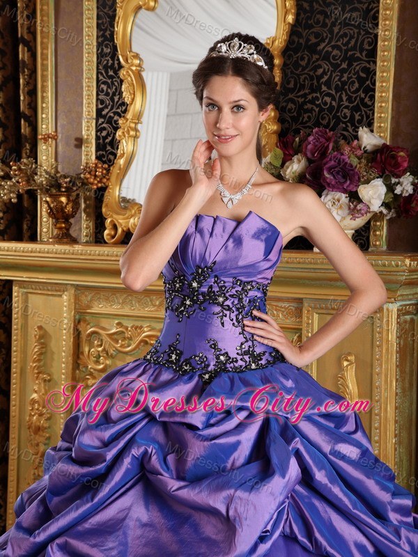 Purple A-Line Strapless Organza Appliques Quinceanera Dress