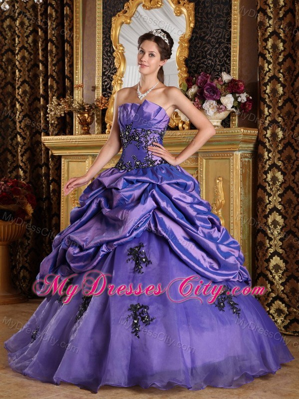 Purple A-Line Strapless Organza Appliques Quinceanera Dress