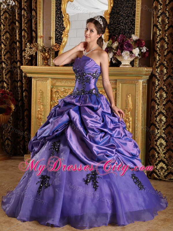 Purple A-Line Strapless Organza Appliques Quinceanera Dress