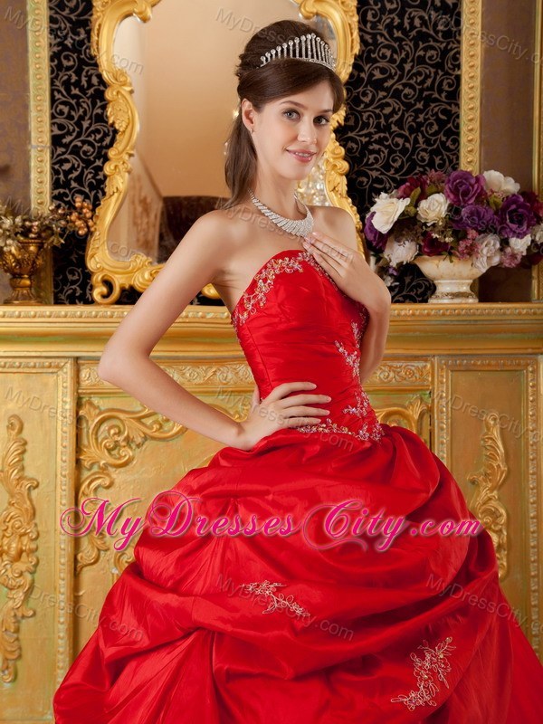 Red Sweetheart Taffeta Quinceanera Dress with Appliques