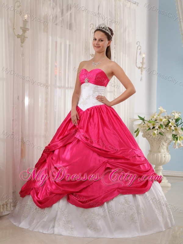 Coral Red and White Sweetheart Appliques Sweet 15 Dresses