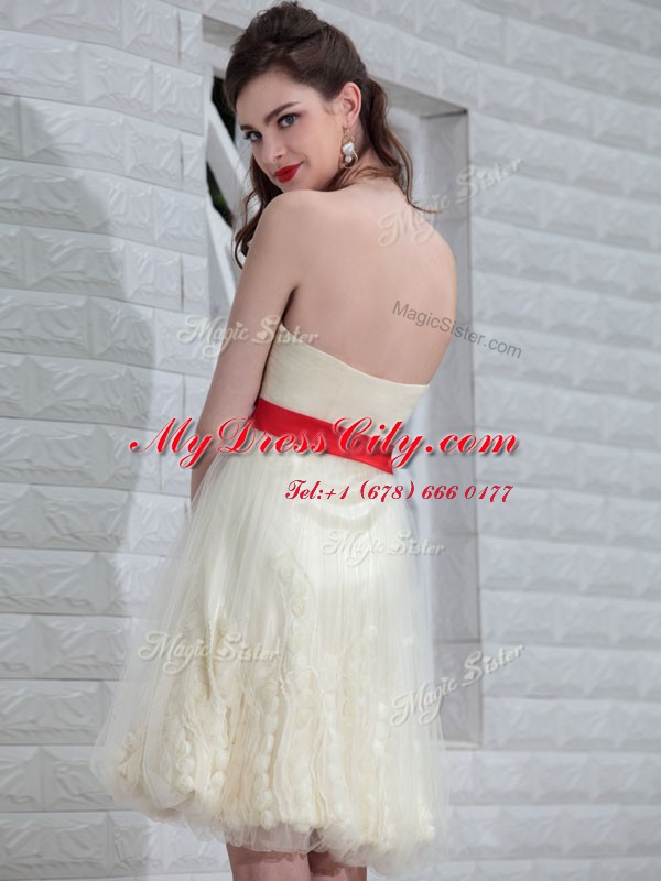 Glamorous Column/Sheath Prom Dresses White Strapless Tulle and Lace Sleeveless Floor Length Backless