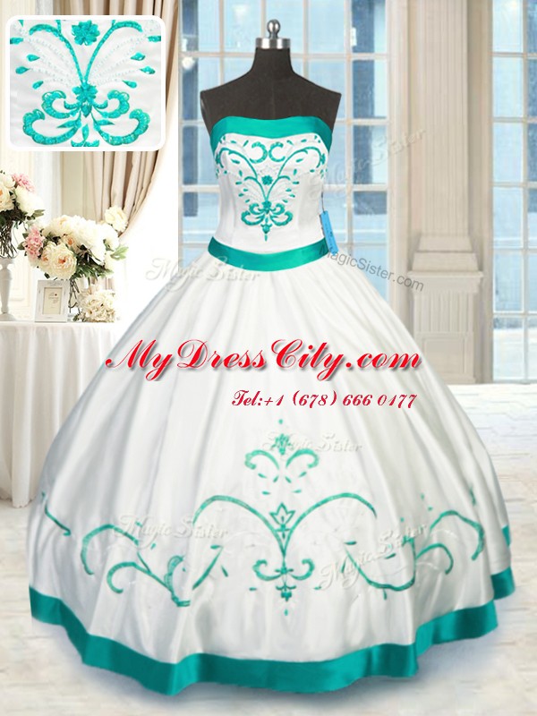 White 15 Quinceanera Dress Military Ball and Sweet 16 and Quinceanera and For with Beading and Embroidery Strapless Sleeveless Lace Up