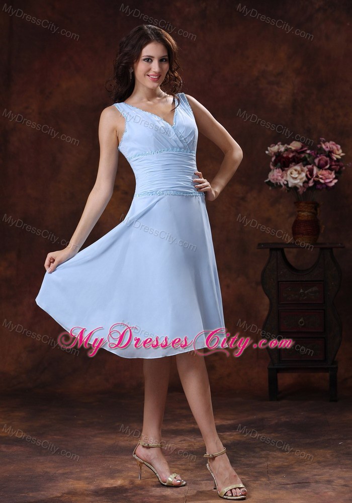 Lilac Chiffon V-neck Ruched Homecoming Dress With Knee-length