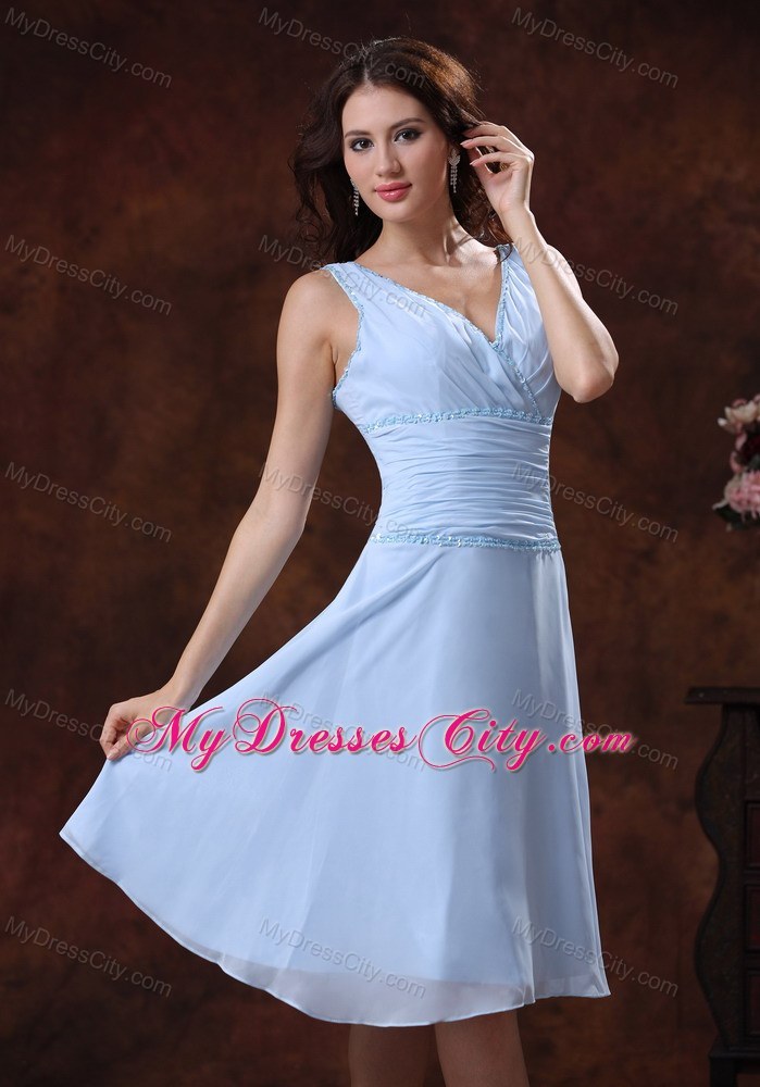 Lilac Chiffon V-neck Ruched Homecoming Dress With Knee-length