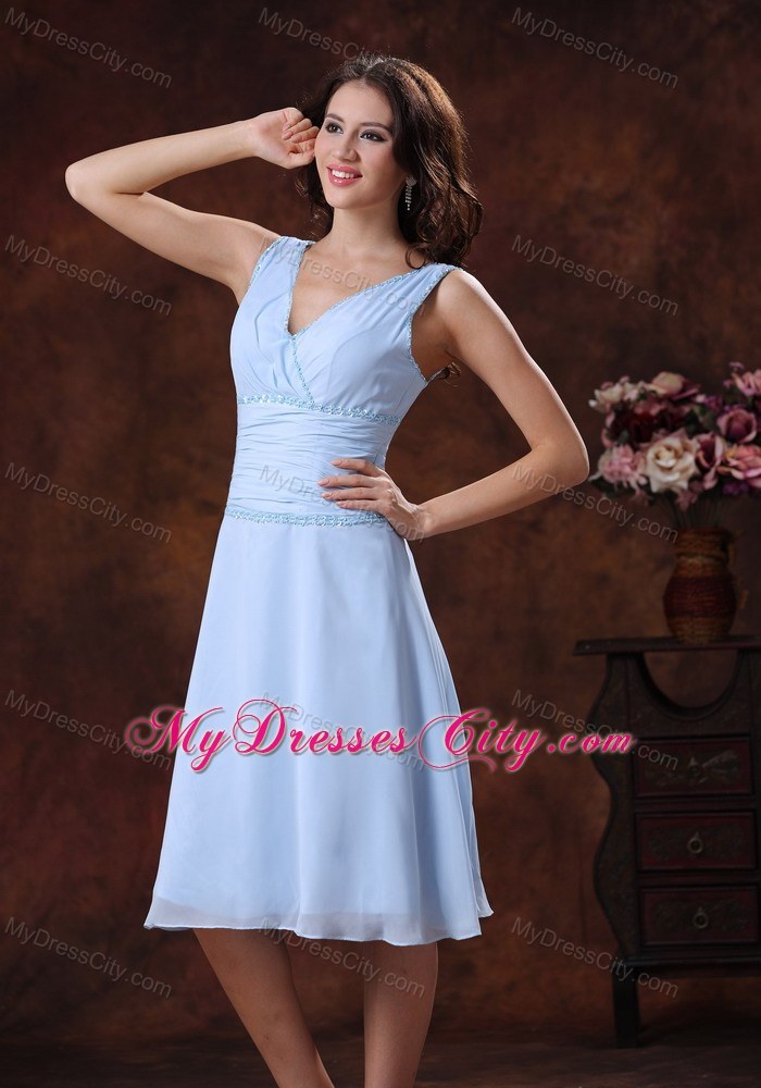 Lilac Chiffon V-neck Ruched Homecoming Dress With Knee-length