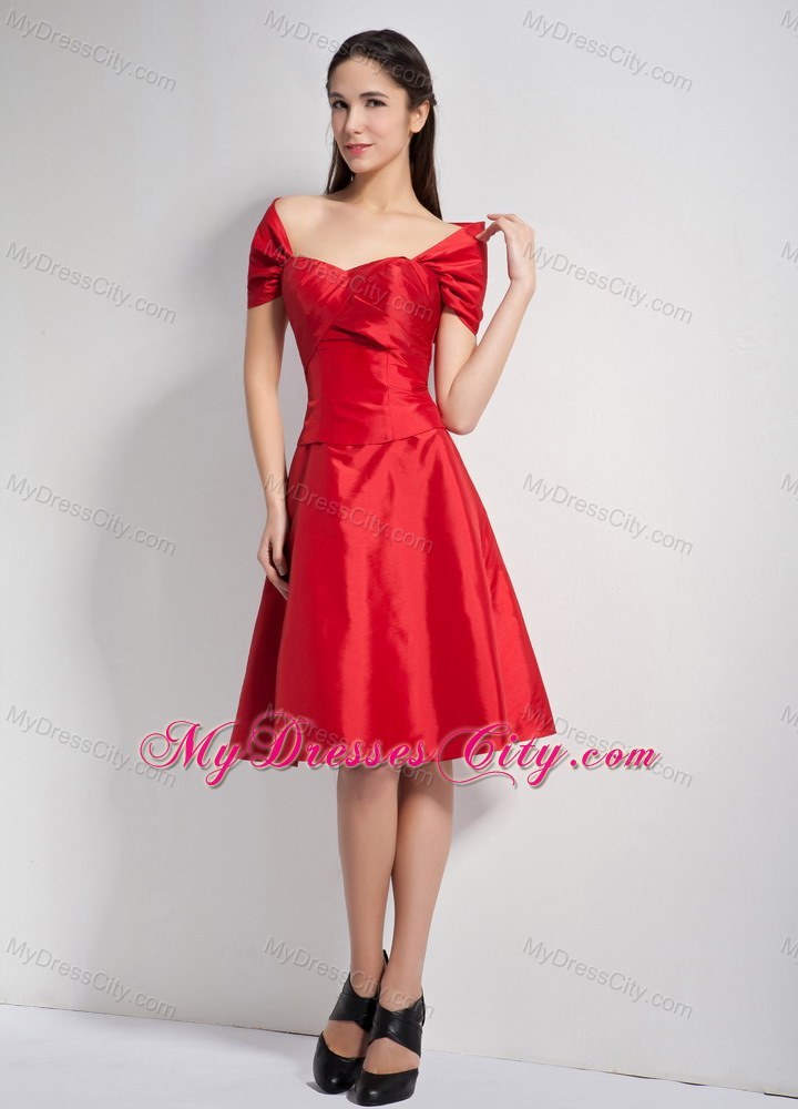 Red A-line Sweetheart Knee-legnth Off the Shoulder Homecoming Dress