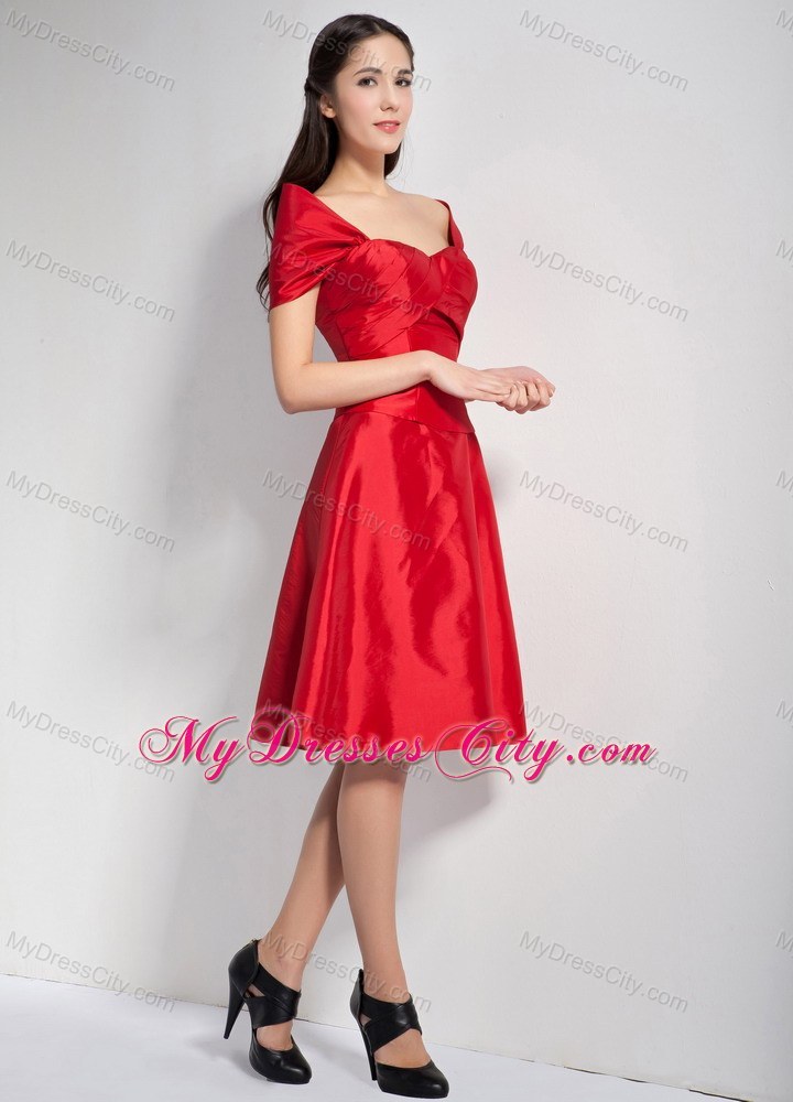 Red A-line Sweetheart Knee-legnth Off the Shoulder Homecoming Dress