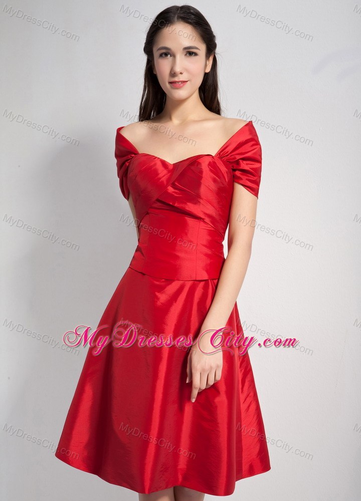 Red A-line Sweetheart Knee-legnth Off the Shoulder Homecoming Dress