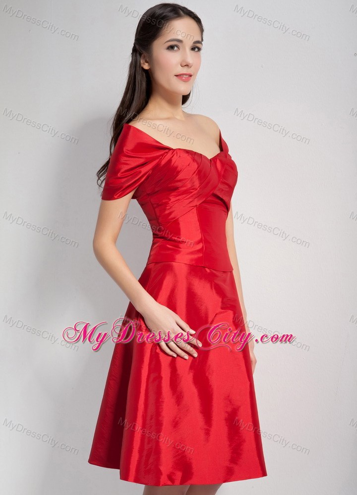 Red A-line Sweetheart Knee-legnth Off the Shoulder Homecoming Dress