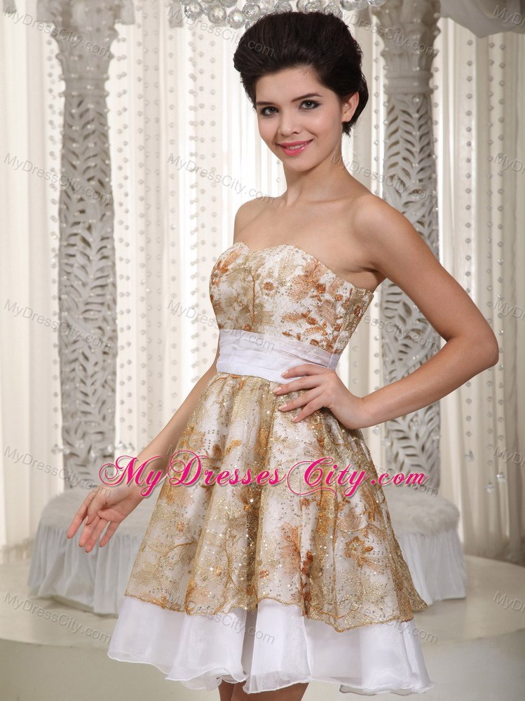 Sweetheart Short Prom Dress With Appliques and Sash