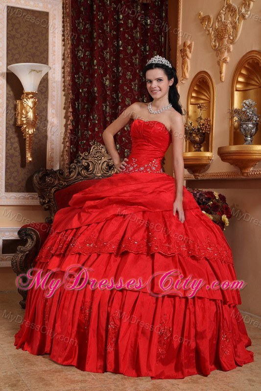 2013 New Puffy Ruches Decorate Bust Pick-ups Sweet 15 Dress