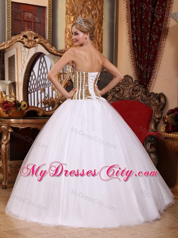 2013 White Ball Gown Quinceanera Dress Squins Decorate Bust