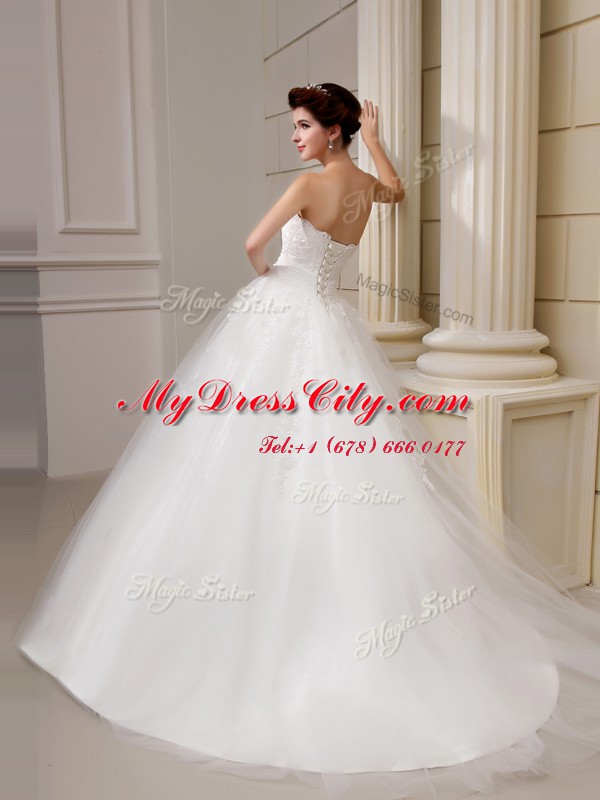 Customized Sweetheart Sleeveless Tulle Wedding Dresses Appliques Court Train Lace Up