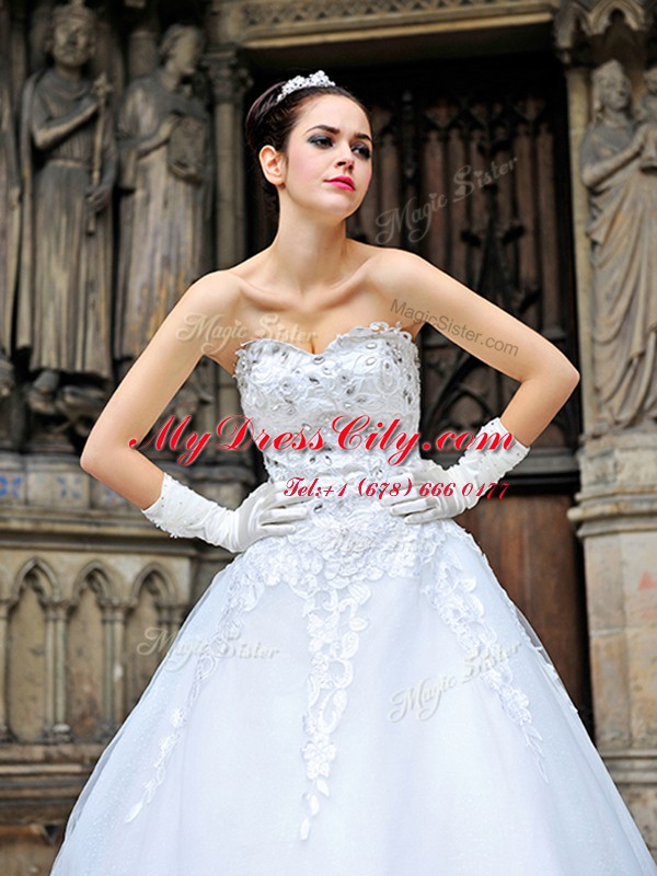 Decent Sweetheart Sleeveless Tulle Wedding Gowns Beading and Appliques Chapel Train Lace Up