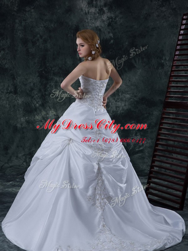 Dynamic With Train Lace Up Wedding Dress White for Wedding Party with Beading and Embroidery Brush Train