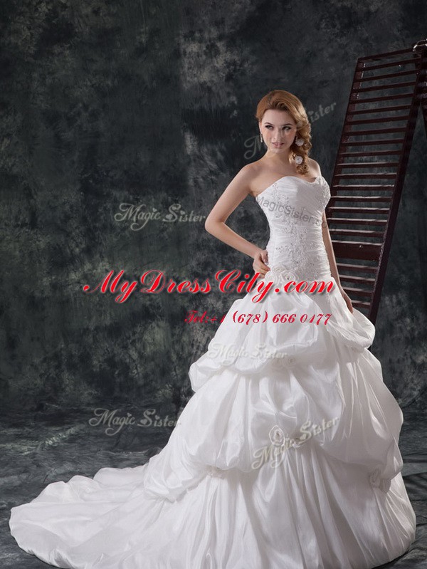 Chic Pick Ups Sweetheart Sleeveless Brush Train Lace Up Wedding Dresses White Taffeta