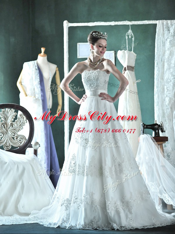 Sleeveless Lace Mini Length Court Train Lace Up Wedding Dresses in White with Lace and Appliques