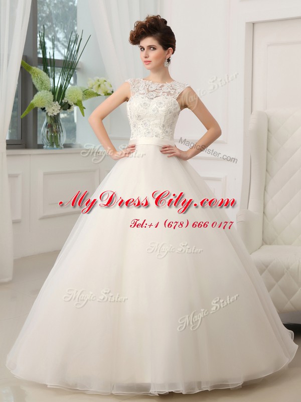 Scoop Sleeveless Beading and Appliques Zipper Wedding Gowns