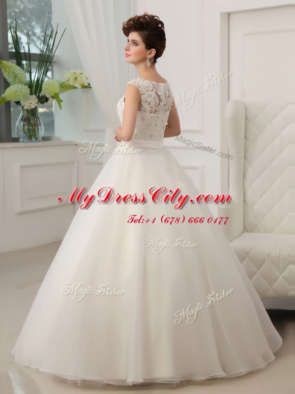 Scoop Sleeveless Beading and Appliques Zipper Wedding Gowns