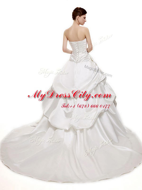 Artistic White Sweetheart Neckline Beading and Pick Ups Wedding Dresses Sleeveless Lace Up