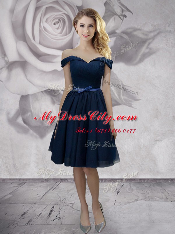 Off the Shoulder Navy Blue Sleeveless Bowknot Knee Length Homecoming Dress