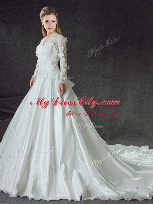 Cheap White V-neck Neckline Lace and Appliques Wedding Dress Long Sleeves Zipper