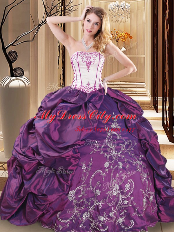 Beautiful Taffeta Strapless Sleeveless Lace Up Embroidery 15 Quinceanera Dress in Purple