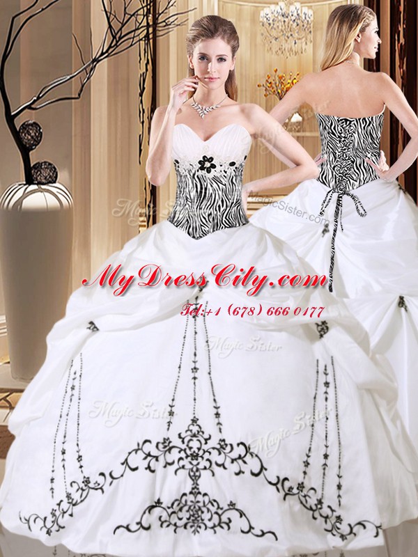 Sophisticated Embroidery and Pick Ups Quince Ball Gowns White Lace Up Sleeveless Floor Length