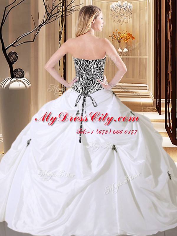 Sophisticated Embroidery and Pick Ups Quince Ball Gowns White Lace Up Sleeveless Floor Length