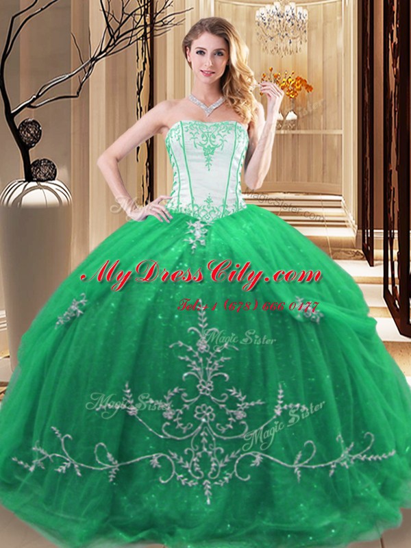 Sleeveless Embroidery Lace Up 15 Quinceanera Dress