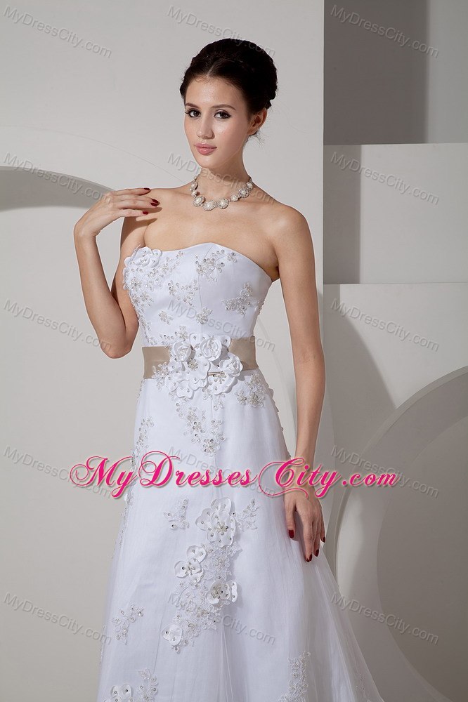 Stylish Long Strapless Slinky Lace Belt Wedding Gown with Court Train